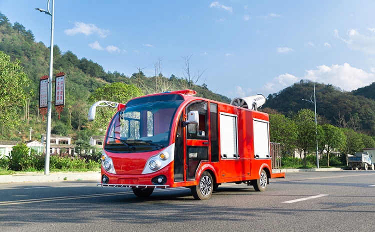 2座除塵車，道路降塵霧炮車